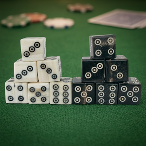 Dados de Cuerno Negro Premium Hechos a Mano, Juego de Dados Vikingos de Seis Caras, Dados Históricos Medievales para Juegos, Exportador y Fabricante Mayorista - Product Image 5