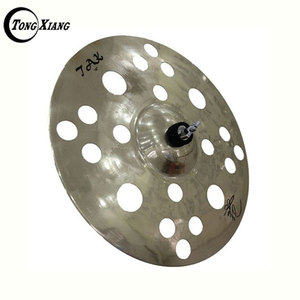 Piatti Crash Tongxiang <span class=keywords><strong>TAK</strong></span> da 14 pollici con foro effetto, realizzati a mano, suono professionale, materiale 80% rame + 20% stagno per batteria - Product Image 2