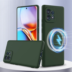 Funda trasera de silicona suave mate colorida magnética de alta calidad para Motorola <span class=keywords><strong>Edge</strong></span> 40 Pro / <span class=keywords><strong>Edge</strong></span> + / <span class=keywords><strong>Moto</strong></span> <span class=keywords><strong>X40</strong></span> cubierta de carga inalámbrica - Product Image 1