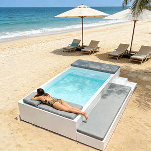 Piscine à débordement moderne en fibre de verre blanche avec transats intégrés pour petit jardin, idéale pour les enfants - Product Image 1