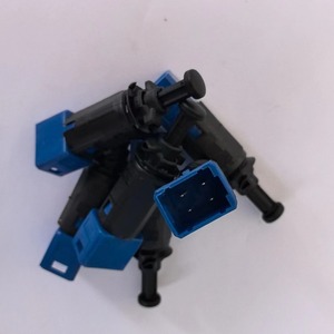 Interruptor de Luz de Freno para Renault Peugeot OE 7700414988 9112452 93852863 MR977584, Nueva Pieza de Repuesto Automotriz - Product Image 2