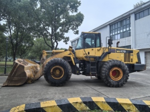 Chargeur sur pneus KOMATSU WA470-3 470 450 d'occasion Chargeur sur pneus KOMATSU Wa470 Wa350 d'occasion à vendre à bas prix à Shanghai - Product Image 2