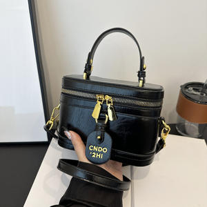 Sac boîte portable de luxe, nouvelle collection 2024, style rétro, polyvalent, porté épaule et bandoulière, haut de gamme, motif petites lettres, pour le marché international de la mode de niche - Product Image 3