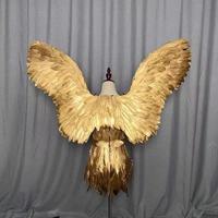 Luxuriöses goldenes Federkleid mit großen Engelsflügeln, Bühnenkostüm für Damen, für Nachtclub, Modenaufnahmen, Cosplay-Party