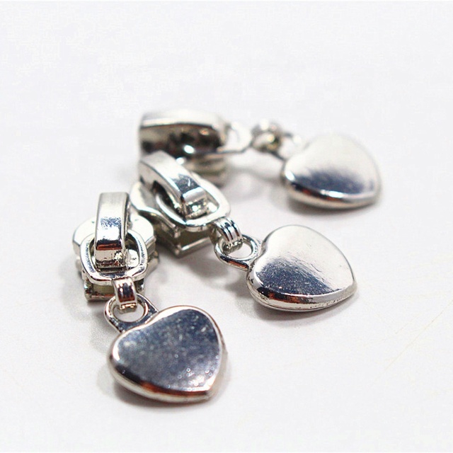 Custom Factory Direct Supply Good Price Metal Heart Zipper Pull