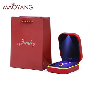 Ingrosso <span class=keywords><strong>portagioie</strong></span> con luci a Led <span class=keywords><strong>portagioie</strong></span> di lusso da <span class=keywords><strong>donna</strong></span> per orecchini ad anello bracciale scatola anello di fidanzamento scatola - Product Image 5