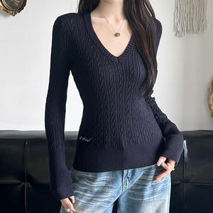 Z-5804 Maglione da Donna Stile Americano con Ricamo a Lettere, Collo a V Profondo, Lavorato a Maglia, per Autunno e Tempo Libero - Product Image 3