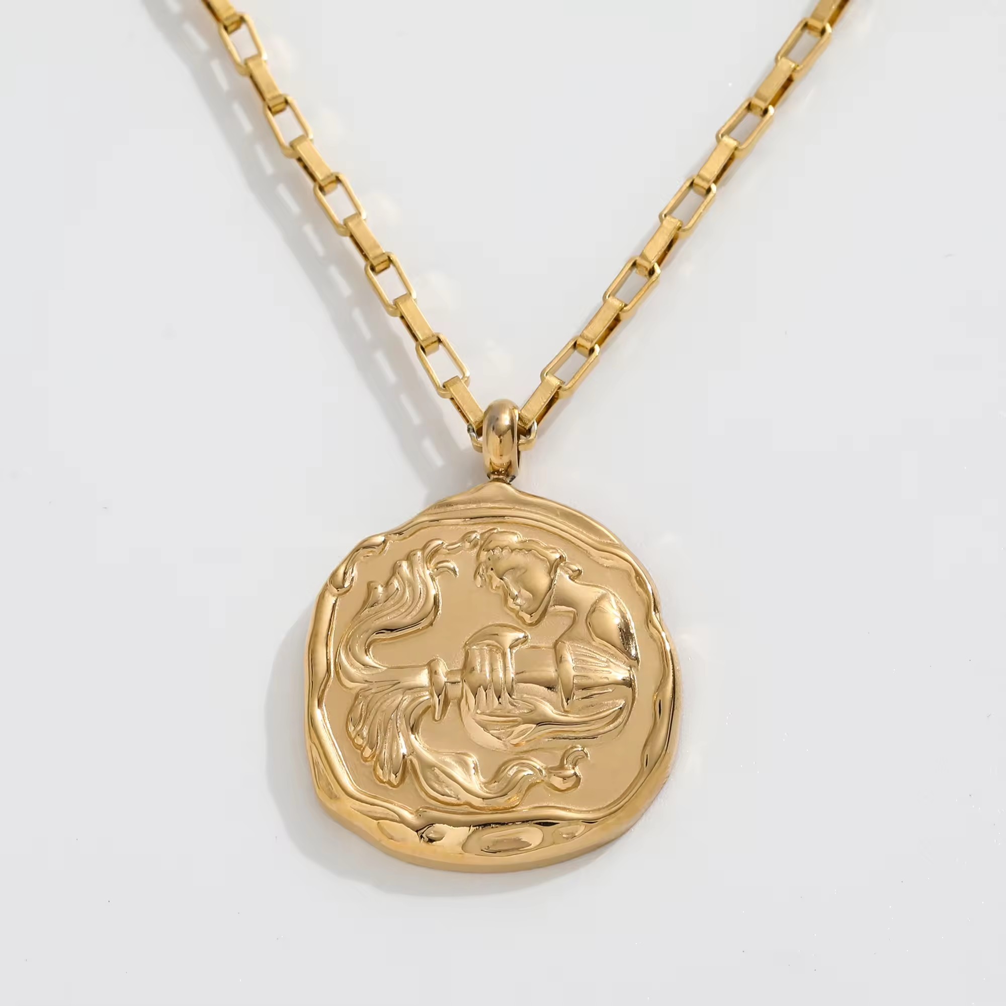 Gold Aquarius