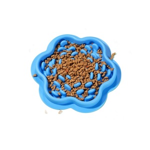 Tapis à lécher en silicone pour animaux de compagnie, forme d'os, antidérapant, qualité alimentaire, facile à nettoyer, pour chiens et chats - Product Image 5