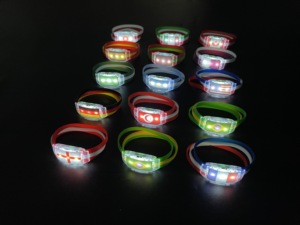 Vente chaude LED Fans Cheers Drapeau National Bracelet Bracelet LED Lumière Silicone Drapeau Personnalisé Bracelet Usine En Gros - Product Image 2