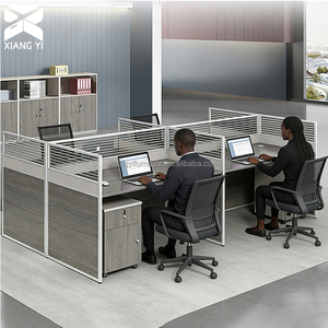 Arreglo de Mesa de Oficina Moderno con Escritorio Modular y Mamparas de Oficina, Estación de Trabajo para Hoteles, Escuelas y Empresas - Product Image 1