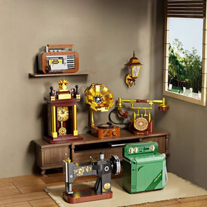 Forange FC8281 2025 nuevo Retro hogar dibujos animados Mini escritorio decoraciones ladrillos juguetes para niños regalo 658 Uds juegos de bloques de construcción - Product Image 2