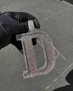 Pendentif diamant hip-hop le plus vendu pour le streetwear urbain et les looks inspirés des célébrités, disponible au meilleur prix du marché - Product Image 3