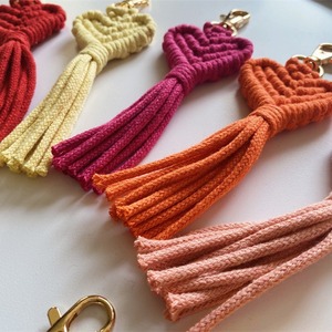 Vente en gros de <span class=keywords><strong>porte</strong></span>-clés en <span class=keywords><strong>macramé</strong></span> pour amoureux de la bohème <span class=keywords><strong>porte</strong></span>-clés en forme de cœur en coton avec pendentif en forme de cœur - Product Image 4
