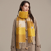 Écharpe en laine mélangée rayée pour femme, avec lettres brodées, franges douces, châle chaud pour usage quotidien et cadeau