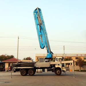 Bomba de Concreto de Alta Calidad JIUHE 38m, Camión Bomba de Concreto con Control Remoto, Buen Precio de Venta - Product Image 5