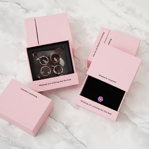 Boîte d'emballage de bijoux en carton rigide personnalisée de luxe unique avec tiroir coulissant, gaufrage, design portable pour montre et bijoux - Product Image 1