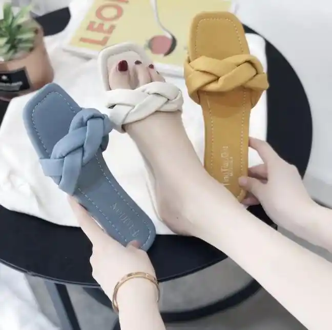 New Korean version of female summer fashion wear wild slippers -  Clothesnepal-happymobile.vn