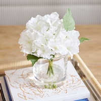 Diffuseur d'arômes personnalisé parfumé blanc fleurs d'hortensia avec vase en verre