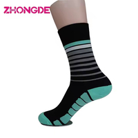 Chaussettes de sport hautes spécialisées aero antidérapantes personnalisées pour le golf, le cyclisme et l'équitation