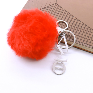 Venta al por mayor de moda <span class=keywords><strong>Delta</strong></span> Sigma Theta símbolo rojo pompón Furball decorado hermandad de mujeres llavero de acero inoxidable acento encanto colgante - Product Image 3