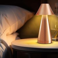 Lampe de table de luxe sans fil TSINYE avec commande tactile lampe de bureau rechargeable à piles 3 couleurs lampe portable à intensité variable