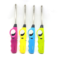 Briquet torche de cuisine au butane en plastique au design classique, rechargeable, coupe-vent, portable, pour le camping et allumer les cigarettes