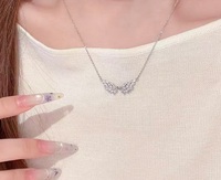 Collier Ailes d'Ange Vintage Scintillant Entièrement Sertie de Zircons pour Femme – Bijou de Luxe Haut de Gamme Élégant et Tendance, Accessoire Parfait au Quotidien