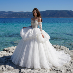 ชุดแต่งงานหรูหรา Gt26034 สำหรับเจ้าสาว ดีไซน์ปักลายหนัก แต่งลูกไม้ร้อยเชือกด้านหลัง พร้อมชายกระโปรงยาว Jancember - Product Image 1