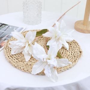 KEWEI 799 Fleur de Lys en Soie Artificielle 3 Fourchettes Fleur de Mariage <span class=keywords><strong>Lilium</strong></span> Prix Raisonnable Vente en Vrac pour Noël Occasions de Pâques - Product Image 5
