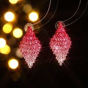 ต่างหูรูปทรงเรขาคณิตแบบสี่เหลี่ยมขนมเปียกปูนประดับคริสตัลหรูหราสีชมพูสำหรับผู้หญิง ทำจากสแตนเลสสตีลฝังไมโคร - Product Image 5