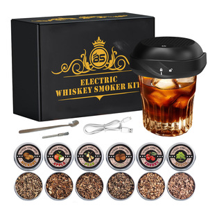 Fumoir électrique rechargeable avec copeaux de bois fruités, idéal pour la préparation de whisky, de vin rouge et de cocktails - Product Image 3