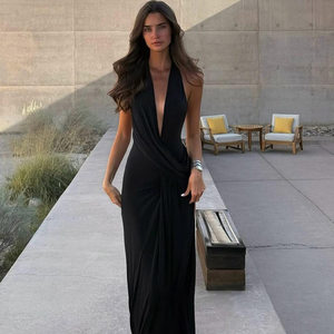 Vestido Maxi Halter Elegante de Noche para Mujer con Escote en V Profundo sin Espalda y Aberturas Laterales, Estilo Transfronterizo - Product Image 3