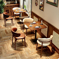 Ensembles de tables et chaises commerciaux modernes et minimalistes en bois massif pour cafés, salons de thé, bars ; banquettes et canapés personnalisables