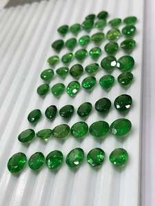 Lote al por mayor de piedras preciosas verdes de tsavorita naturales, base de inclusión de cristal para hacer collares, diseño de joyas con tratamiento térmico - Product Image 4