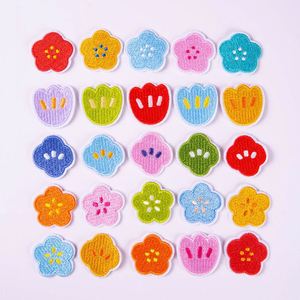 Patch brodé thermocollant/autocollant mini 3,2 cm motif fleur tulipe mignonne pour étiquette de bagage et décoration de sac - Product Image 2
