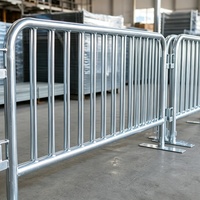 Barrière de contrôle de foule portable en acier avec pieds de pont pour la construction et les festivals