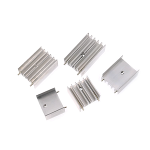 Dissipatore di Calore in Alluminio per 220 Transistor 23.5*15.5*20/25/30/45 Fori Altezza 18mm con Doppi Perni - Product Image 1