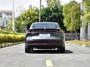 2025 Chnagan Shenlan Deeple L07 230km Max Pro Extended Range Hybrid New Energy Vehicle Sedan Hatchback à vendre - Product Image 6