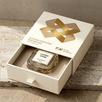 Boîte à parfum rigide blanche de luxe personnalisée, présentation pour une seule bouteille