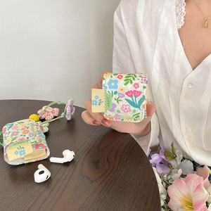 Funda Protectora de Cuero PU con Diseño Floral de Primavera, Antigolpes y Ecológica, con Cordón y Adorno de Flor - Product Image 2