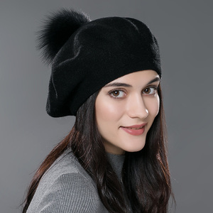 Bérets tricotés en gros pour femmes, collection automne-hiver, avec <span class=keywords><strong>pompon</strong></span> en fourrure personnalisé, bonnets unis tendance - Product Image 1
