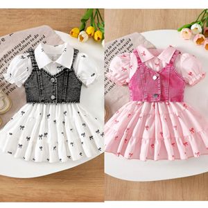 Completo estivo in cotone per bambina, stile europeo-americano, nuovo arrivo, con <span class=keywords><strong>vestito</strong></span> stampato con fiocco e bretelle in denim, trattamento morbido - Product Image 2