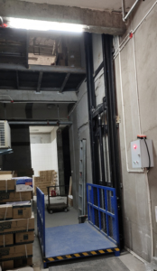 Elevador de Carga Hidráulico Personalizado de 1M-12M, 1 Tonelada-2 Toneladas, de Acero al Manganeso de Alta Resistencia, Elevador de Mercancías Fijo para Almacén - Product Image 5