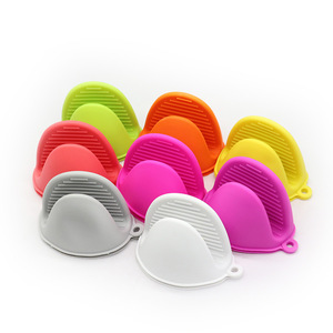 Newly Heat Resistant Oven Gloves Oven Mitts with Pinch Grips for Kitchen Cooking Mini Rubber Oven Silicone Oven Mittens - Product Image 4