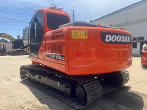 Excavatrice sur chenilles d'occasion Doosan DX140LC, pelle hydraulique moyenne pour la construction et les travaux de terrassement - Product Image 4