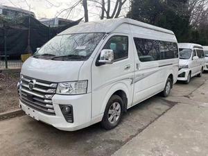 Le modèle Foton G9 Traveller XL est un <span class=keywords><strong>fourgon</strong></span> long pouvant accueillir 14 <span class=keywords><strong>personnes</strong></span>. - Product Image 3