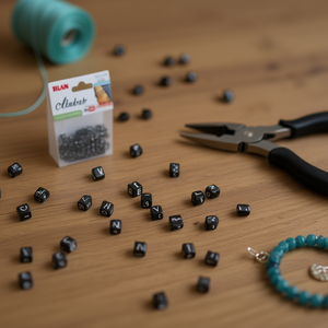 Perline con Lettere ILAN 6mm Nere con Lettere Bianche 17g per Creazione di Gioielli - Product Image 3