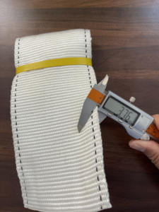 Sangle de levage industrielle en polyester de 12,5 cm, blanche, facteur de sécurité 6:1, haute résistance, haute ténacité - Product Image 4