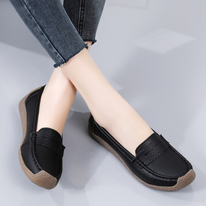 Nouvelles chaussures ultra-douces pour maman, mocassins à semelle épaisse en caoutchouc, chaussures plates confortables et décontractées pour femmes âgées, à porter au printemps - Product Image 2